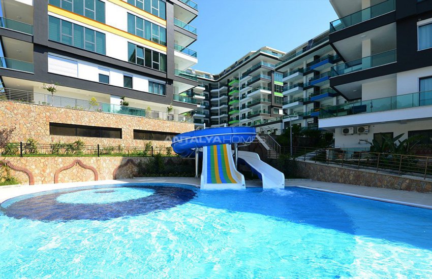 Kargıcak’ta Özel Plaja Sahip Deniz Manzaralı Daireler 4