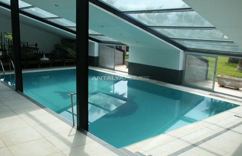 Property in the New Trend Residential Complex of Konyaalti 11