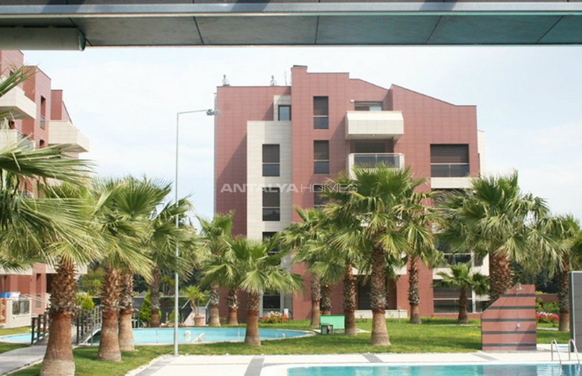 Property in the New Trend Residential Complex of Konyaalti 14
