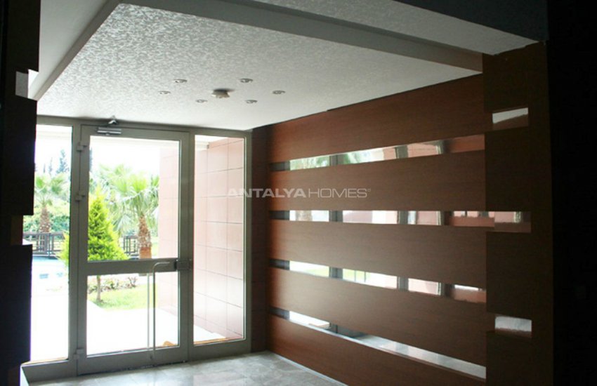 Property in the New Trend Residential Complex of Konyaalti 15