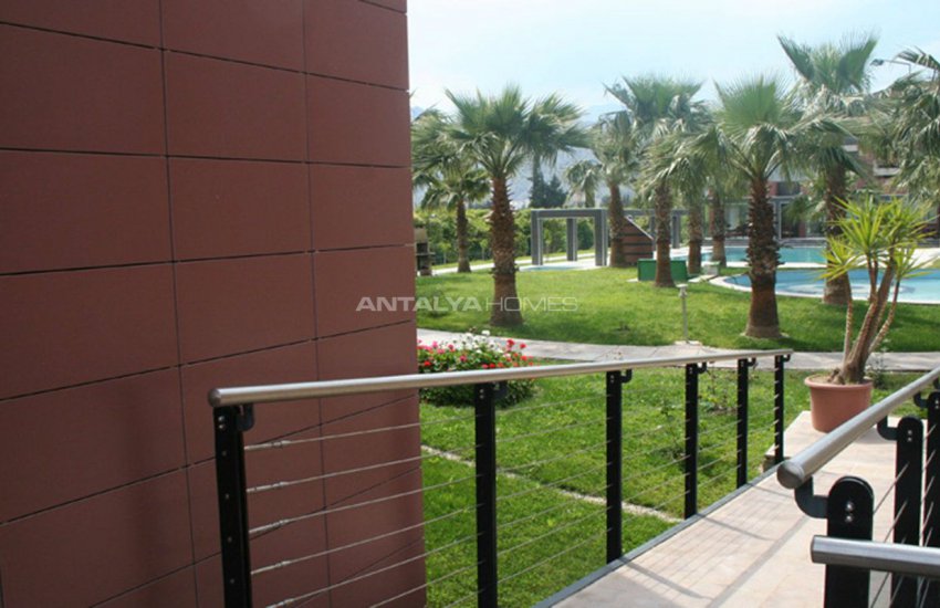 Property in the New Trend Residential Complex of Konyaalti 4