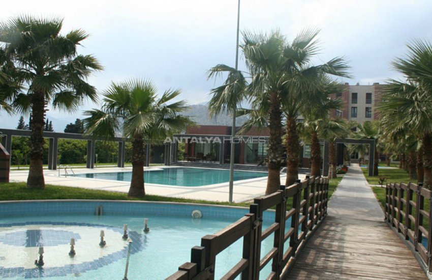 Property in the New Trend Residential Complex of Konyaalti 5