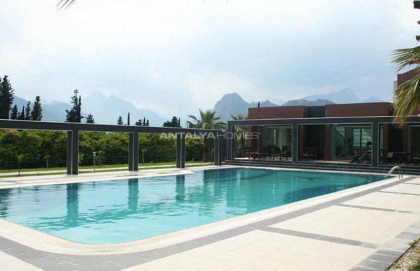 Property in the New Trend Residential Complex of Konyaalti 9