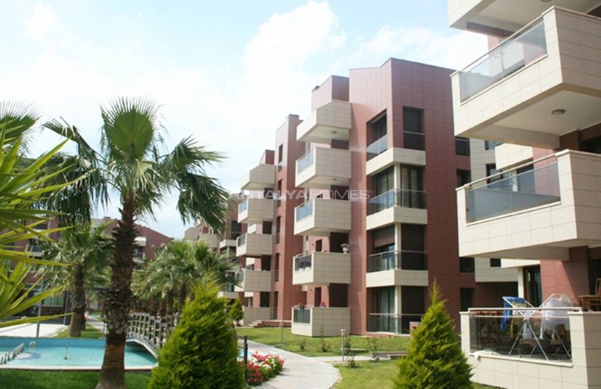 Property in the New Trend Residential Complex of Konyaalti 1