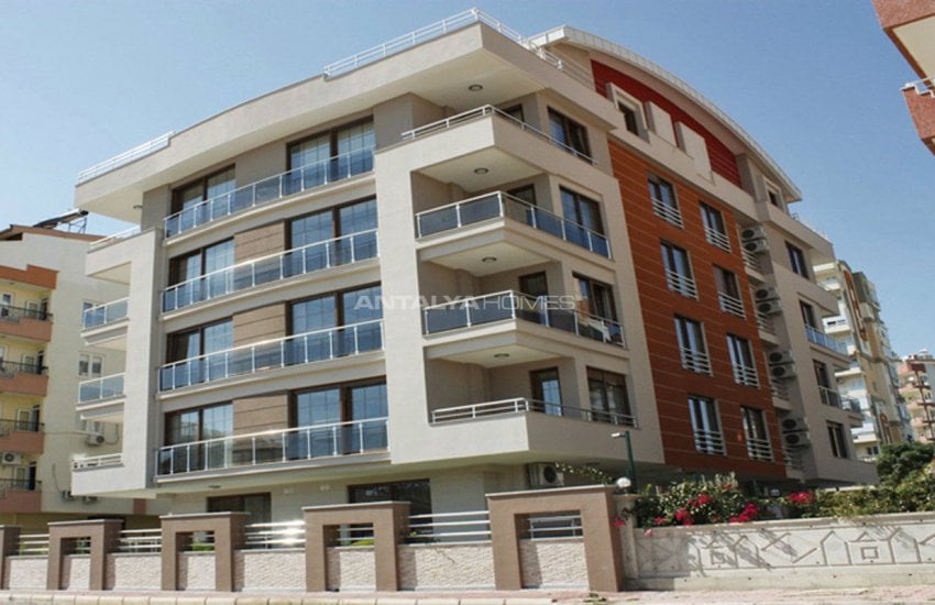 Lara'da Yüzme Havuzlu Site İçinde Lüks Daireler 1