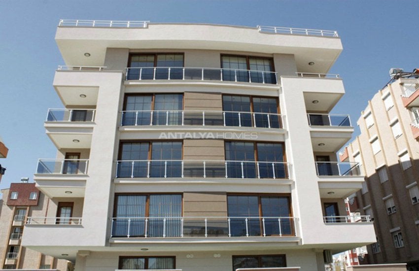 Lara'da Yüzme Havuzlu Site İçinde Lüks Daireler 2