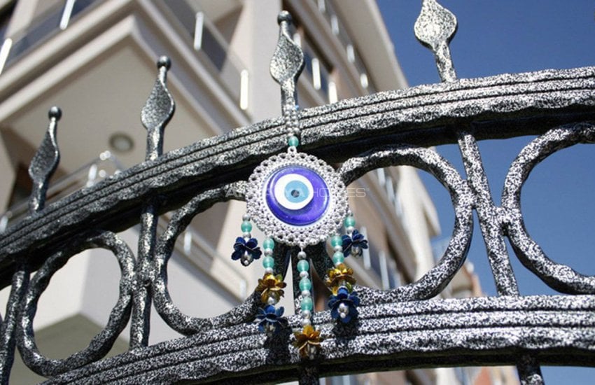 Lara'da Yüzme Havuzlu Site İçinde Lüks Daireler 5