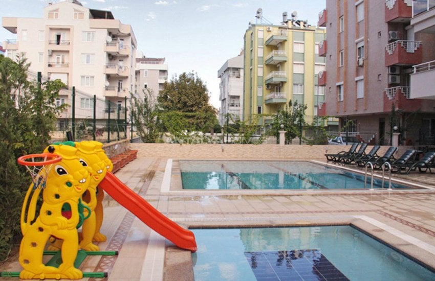 Lara'da Yüzme Havuzlu Site İçinde Lüks Daireler 7