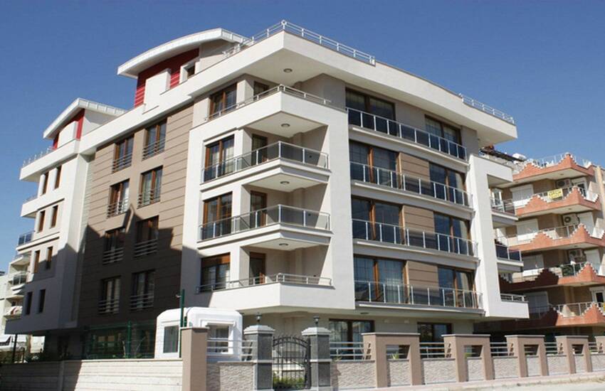Luxury Real Estate in Antalya Lara with Swimming Pool