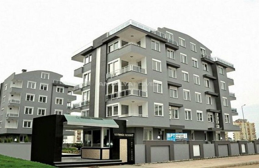 Konyaaltı Liman'da 3 Bloklu Site İçinde Satılık Daireler 14