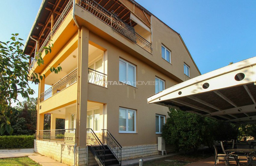 Whole Building with Expansive Garden and Fruit Trees in Döşemealtı 2