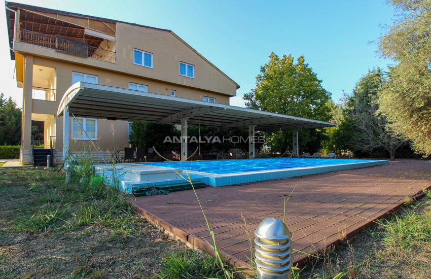 Whole Building with Expansive Garden and Fruit Trees in Döşemealtı 6