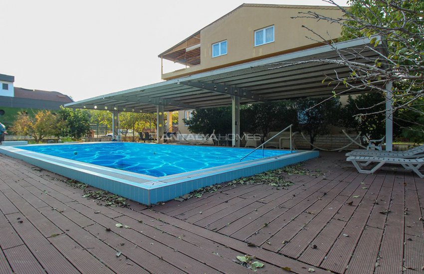 Whole Building with Expansive Garden and Fruit Trees in Döşemealtı 7