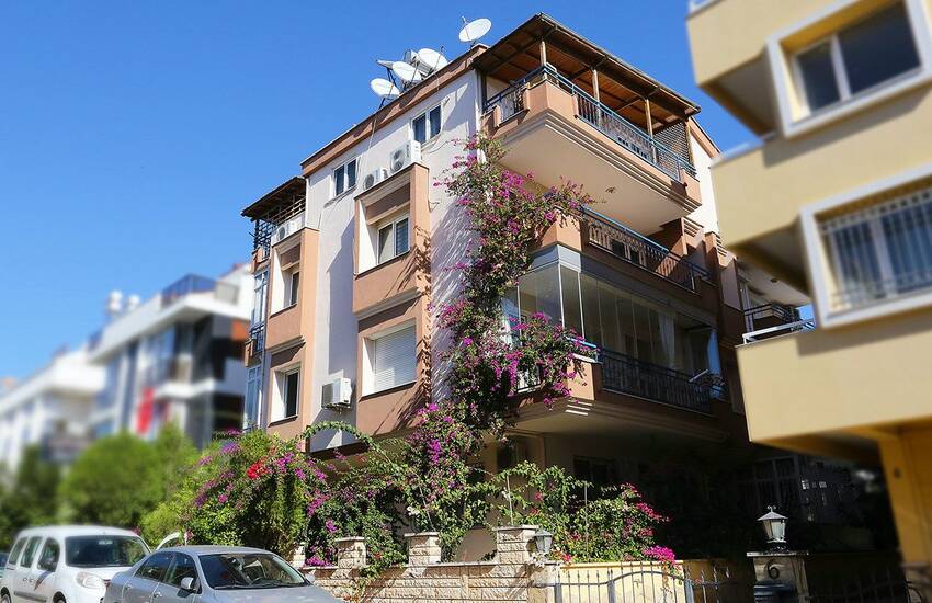 2+1 Apartment in Konyaaltı 300 M to the Beach