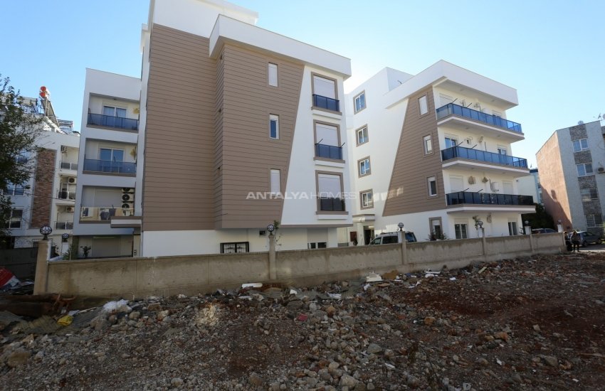 Muratpaşa’da Stratejik Konumlu, Duraklara Yakın Daire 3