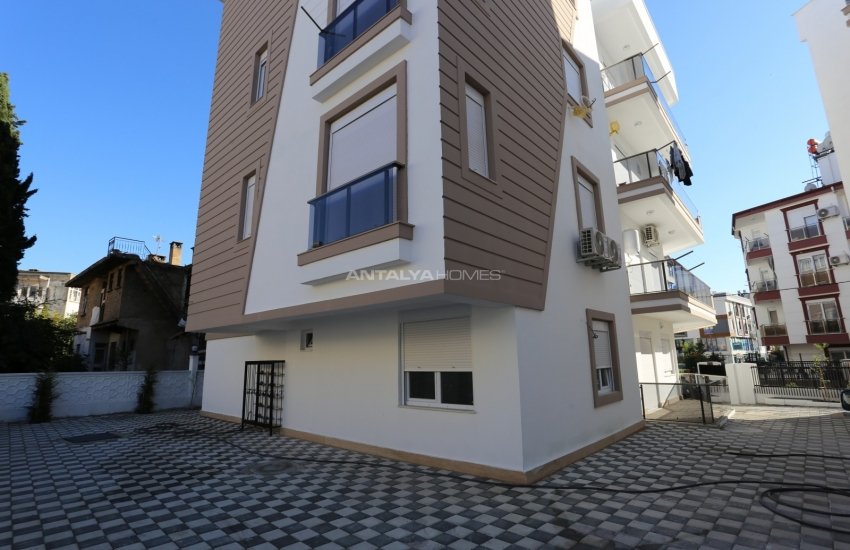 Muratpaşa’da Stratejik Konumlu, Duraklara Yakın Daire 4