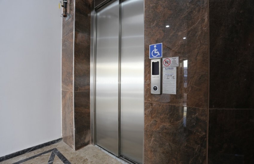 Muratpaşa’da Stratejik Konumlu, Duraklara Yakın Daire 7