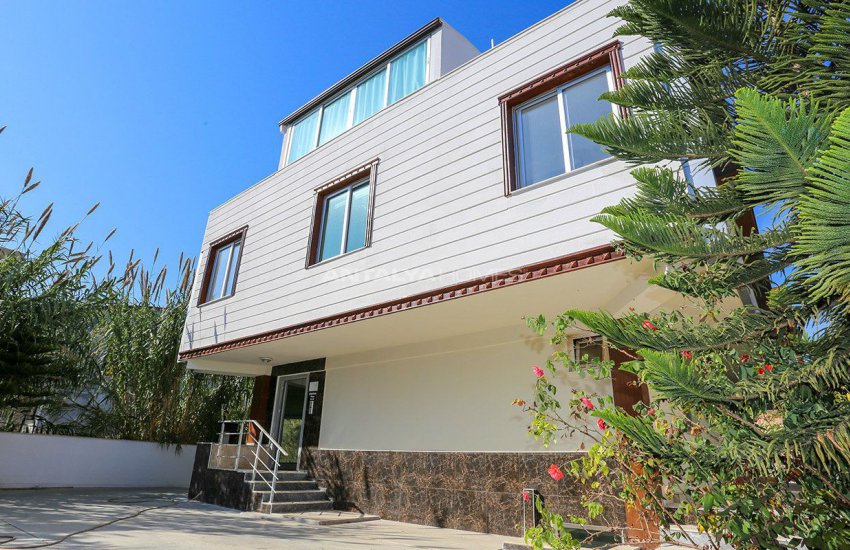 Whole Building Suitable for Plaza Concept in Lara 4