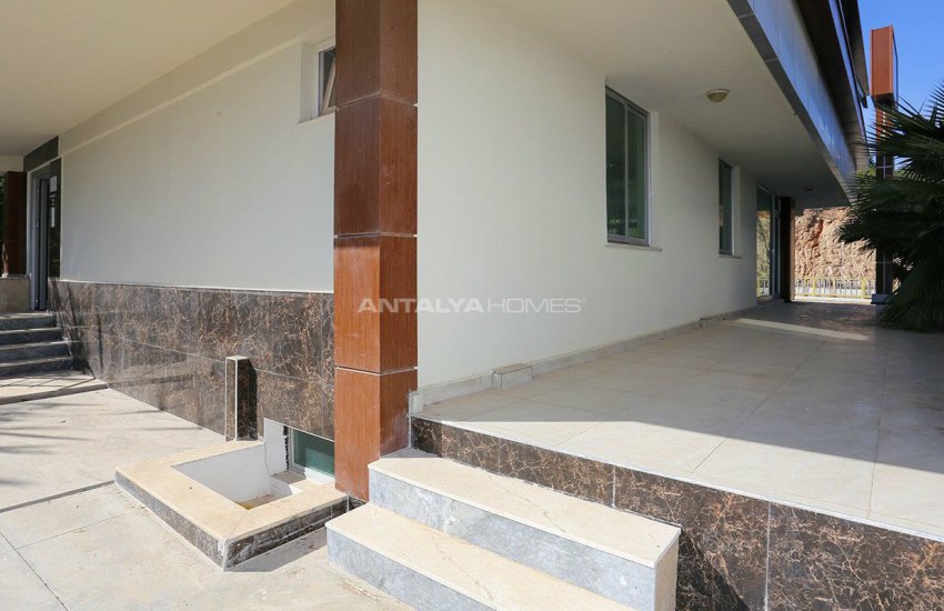 Whole Building Suitable for Plaza Concept in Lara 9