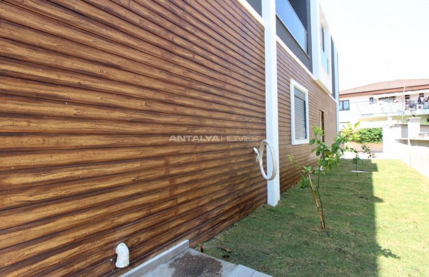 Döşemealtı’nda Özel Havuzlu ve Bahçeli Çağdaş Villa 8