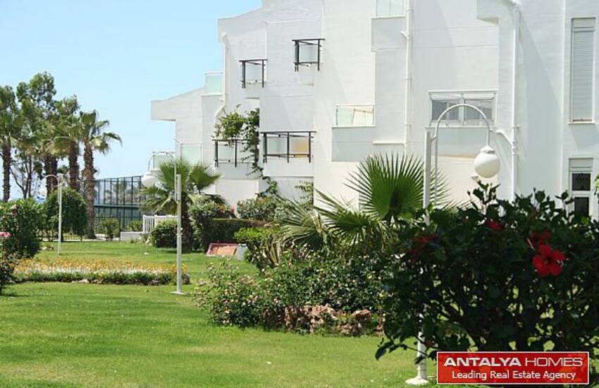 Antalya'da Plaja Sıfır Satılık Villa