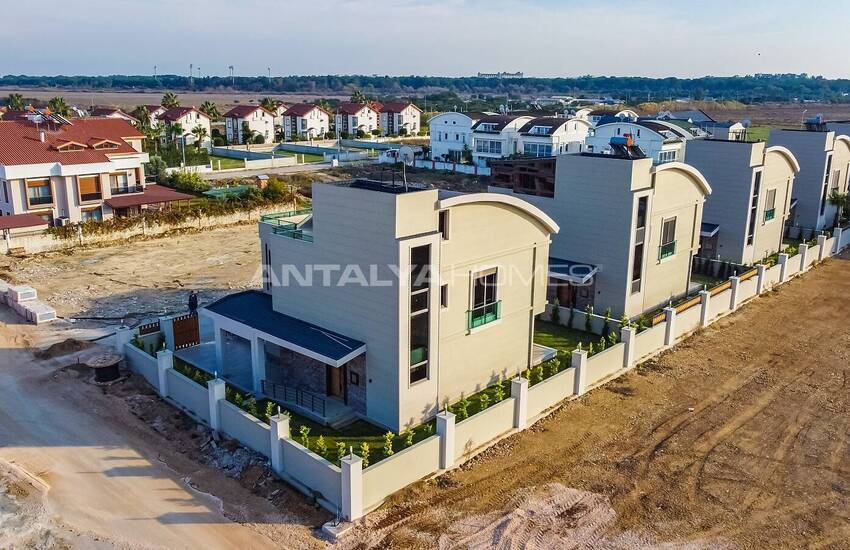 Belek Merkeze Yürüme Mesafesinde Satılık Tripleks Villalar 18