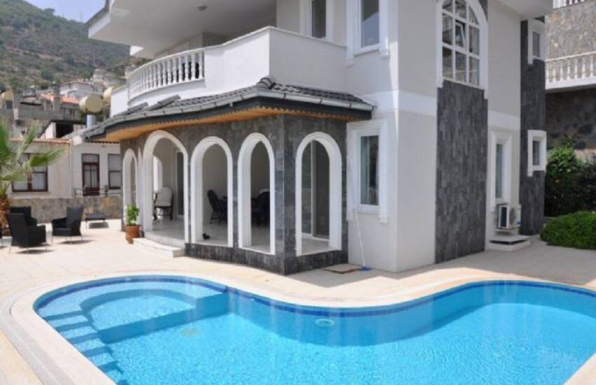 Villas for Sale in Alanya with Sea View 1