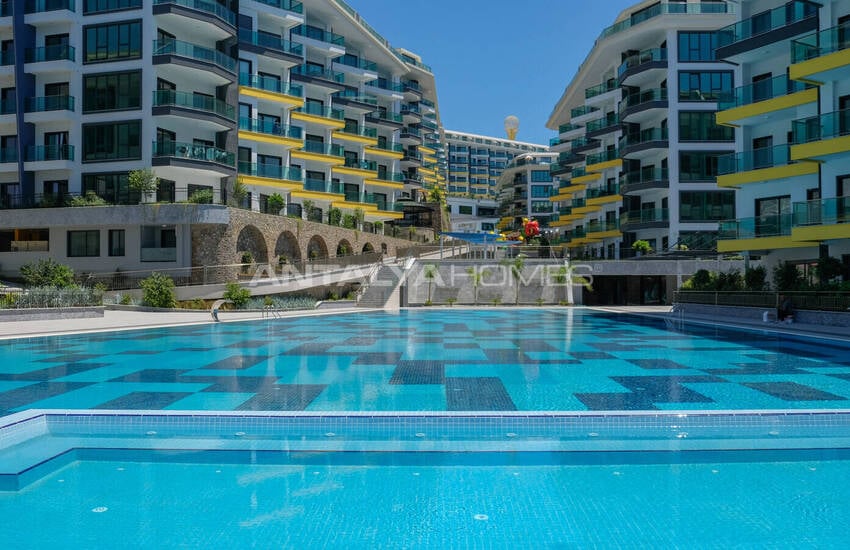 Key-ready Flats in a Complex with Private Beach in Kargicak Alanya