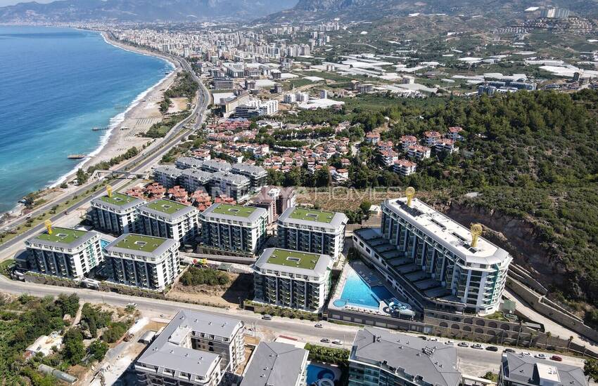 Färdiga Lägenheter I Ett Komplex Med Privat Strand I Kargicak Alanya