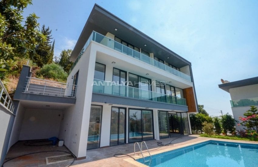 Luxury Central Villas with Sea and Castle Views in Alanya 1