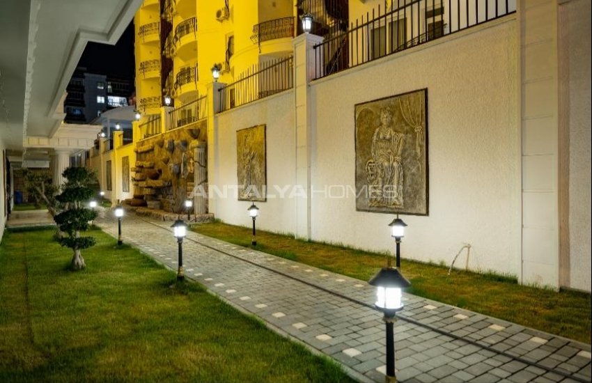 Mahmutlar'da Denize Sıfır Satılık Modern Daireler 7