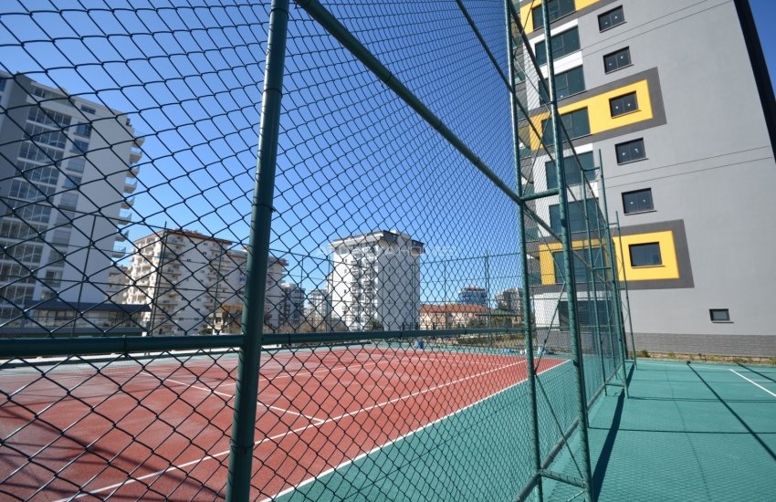 Flats with Remarkable Sea and Mountain Views in Alanya 1