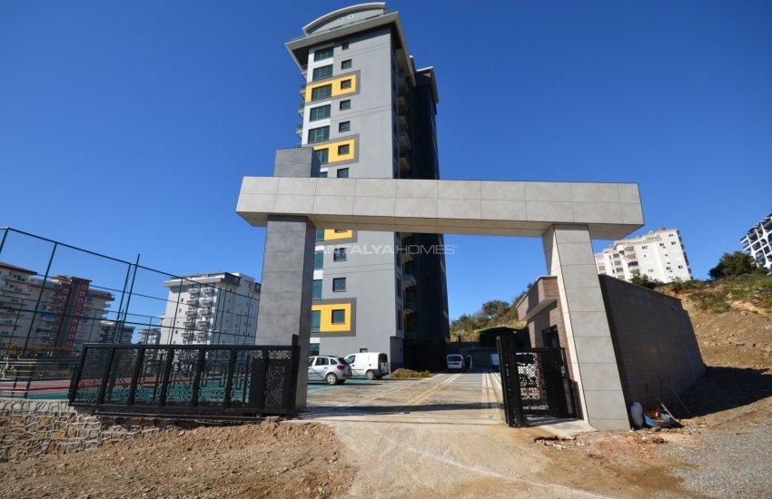 Flats with Remarkable Sea and Mountain Views in Alanya 5