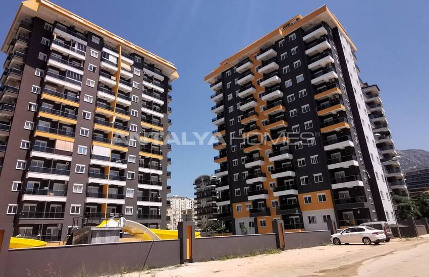 شقق مركزية تبعد 300 م عن البحر في محمودلار ألانيا 1