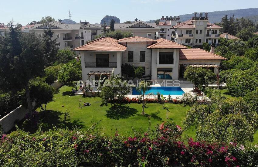 Villa Individuelle De Luxe Avec Grand Jardin À Kemer Antalya 9
