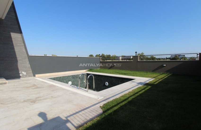 فلل فاخرة مع أنظمة المنزل الذكي بالقرب من الطريق السريع في كونيالتي 3