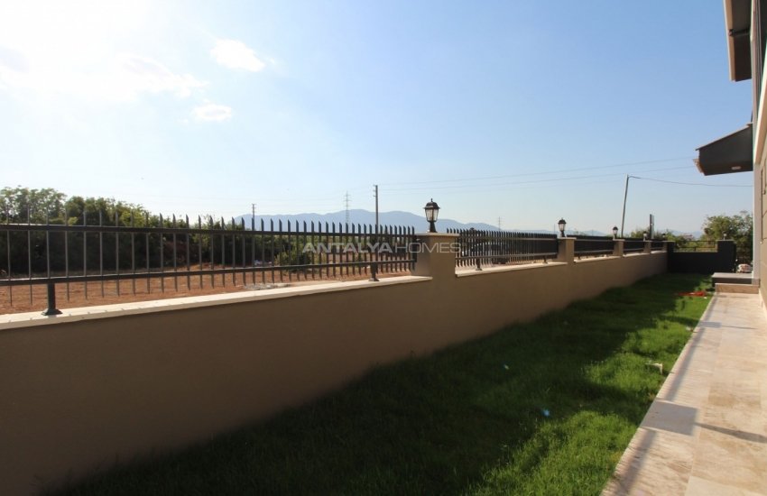 فلل فاخرة مع أنظمة المنزل الذكي بالقرب من الطريق السريع في كونيالتي 4