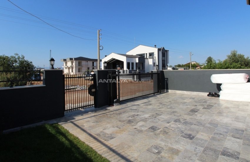 فلل فاخرة مع أنظمة المنزل الذكي بالقرب من الطريق السريع في كونيالتي 7