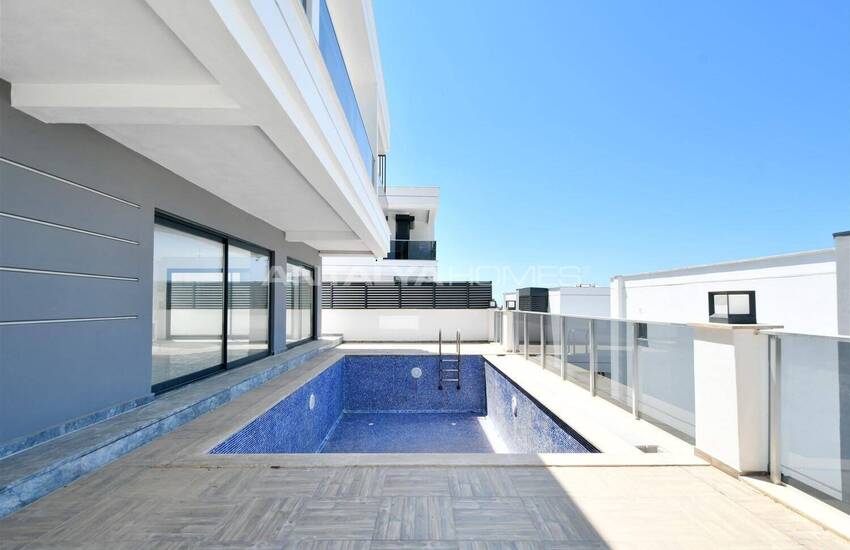 Sea and Nature-view Houses with Pools in Alanya 9