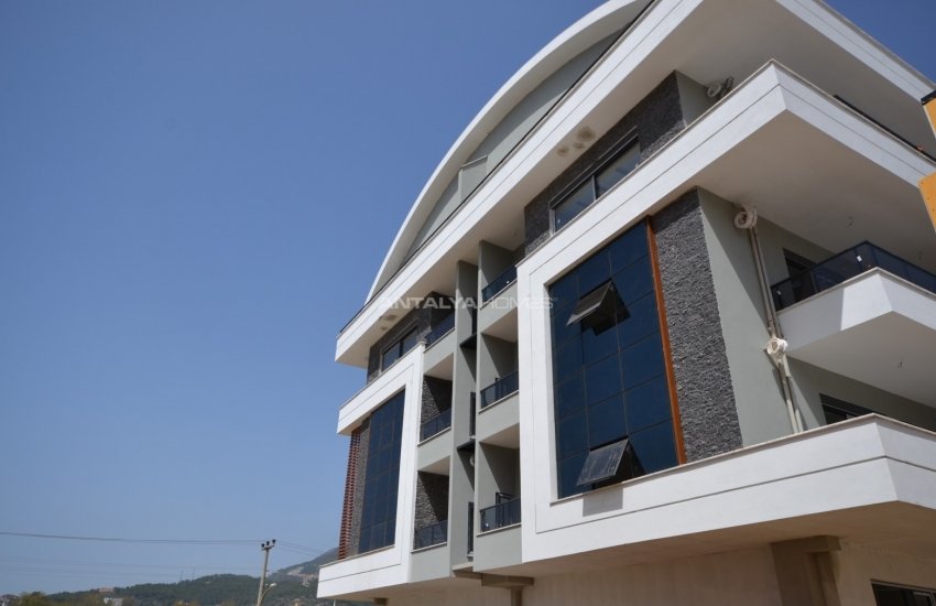 New Apartments in a Luxurious Complex in Alanya Oba 2
