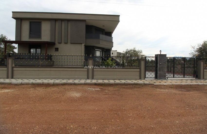 Antalya Villa Suited for Extended Families in Döşemealtı 2