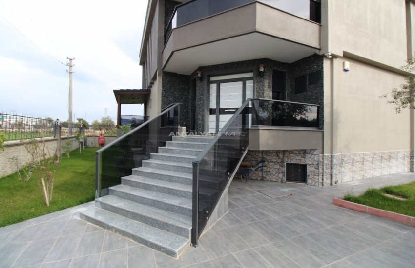 Antalya Villa Suited for Extended Families in Döşemealtı 11