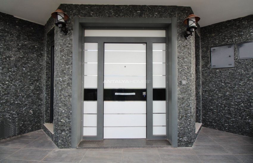 Antalya Villa Suited for Extended Families in Döşemealtı 12