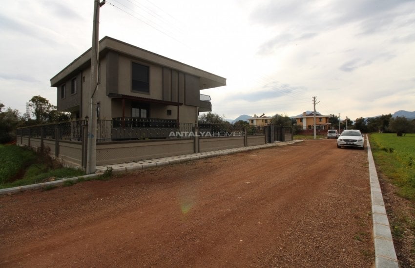 Antalya Villa Suited for Extended Families in Döşemealtı 3