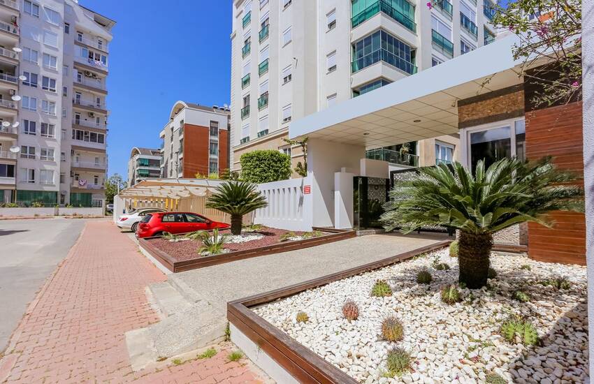 Well-located Spacious Apartment in a Secure Complex in Lara