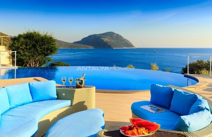 Spacious and Modern Villa with Sea View in Kalkan 3