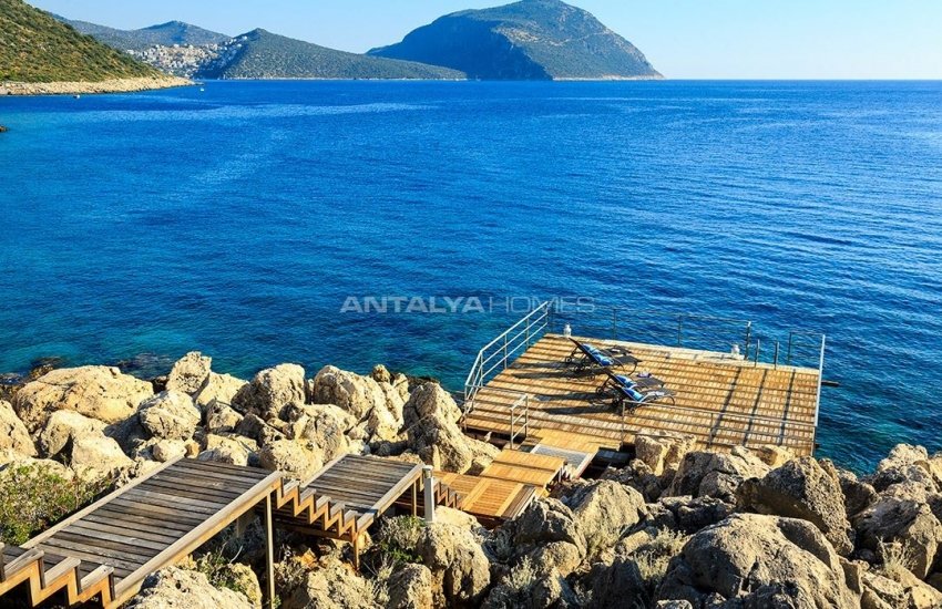 Spacious and Modern Villa with Sea View in Kalkan 6