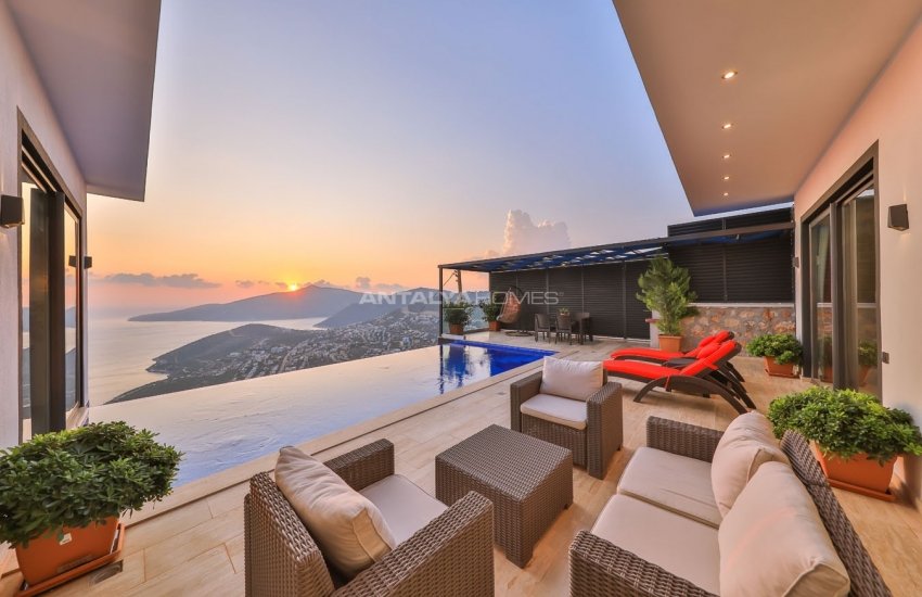 Modernly Designed Villas with Panoramic Sea and Forest View 11