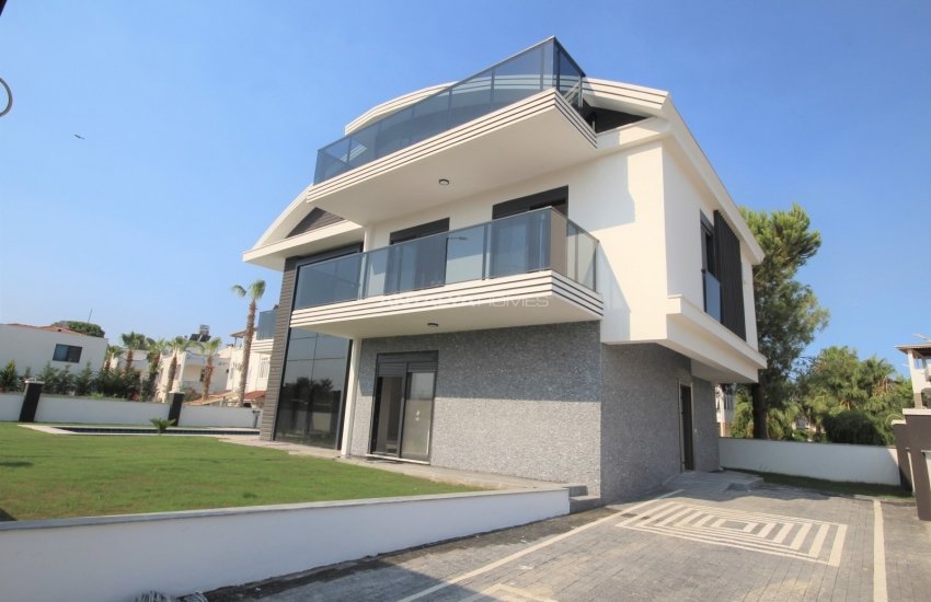 Belek'te Müstakil Yaşama Uygun Özel Havuzlu Villa 3