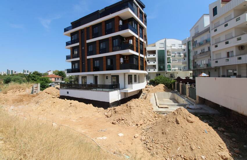 Moderna Lägenheter Med Rika Funktioner I Konyaalti Pinarbasi